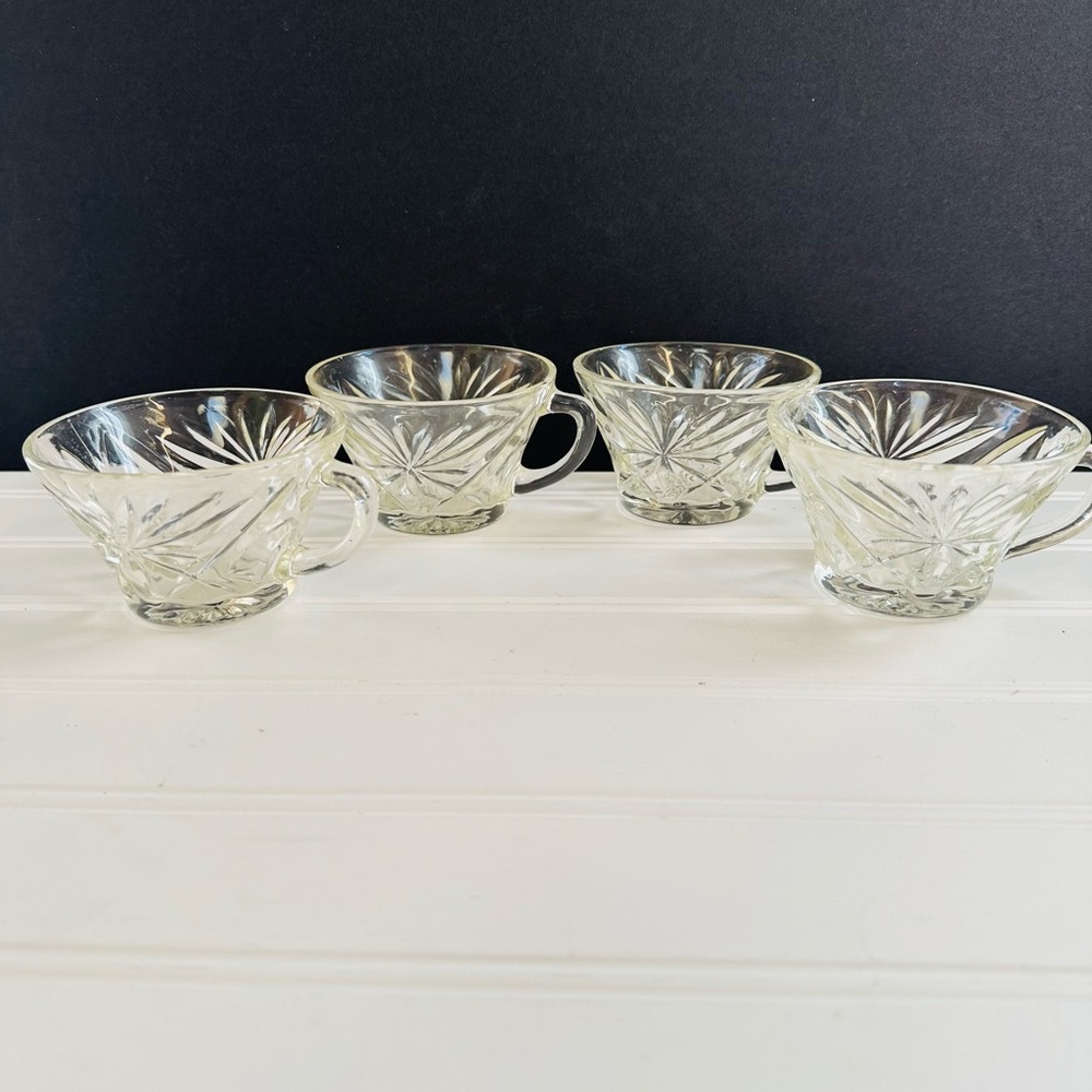 Vintage Anchor Hocking Prescut Cups Punch Coffee Glasses (Set of 4) 1960’s